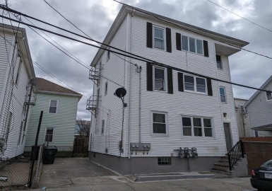 17 Canonicus St, Fall River, Massachusetts 02723, 9 Bedrooms Bedrooms, 15 Rooms Rooms,3 BathroomsBathrooms,Residential Income,For Sale,Canonicus St,73088016