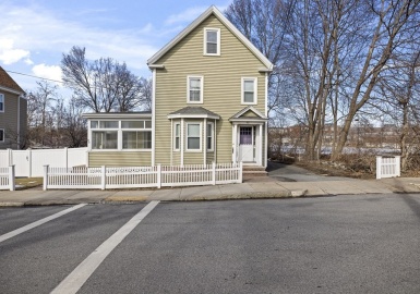 80-82 Campbell Street, Woburn, Massachusetts 01801, 3 Bedrooms Bedrooms, 7 Rooms Rooms,2 BathroomsBathrooms,Residential Income,For Sale,Campbell Street,73090297