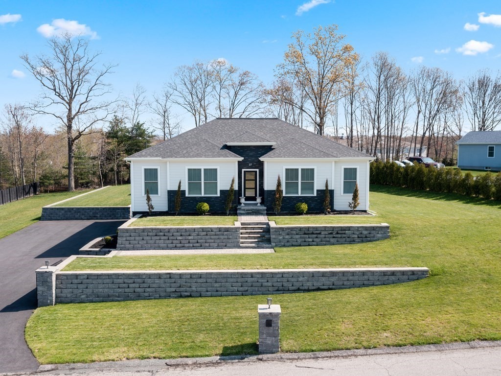 37 Shepards Way, Swansea, Massachusetts 02777