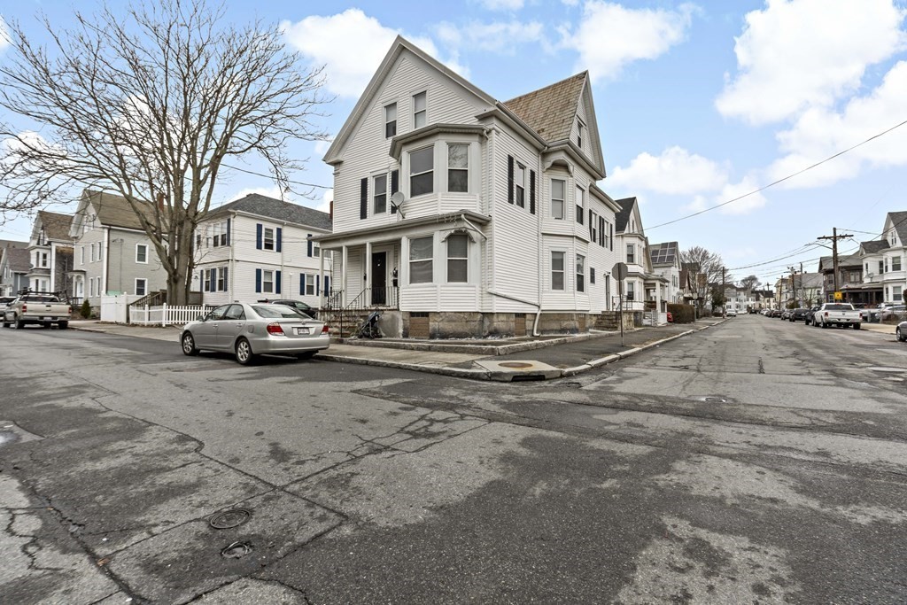 69 Locust St, New Bedford, Massachusetts 02740