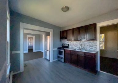 583 Union St, Springfield, Massachusetts 01109, 9 Bedrooms Bedrooms, 18 Rooms Rooms,3 BathroomsBathrooms,Residential Income,For Sale,Union St,73054637