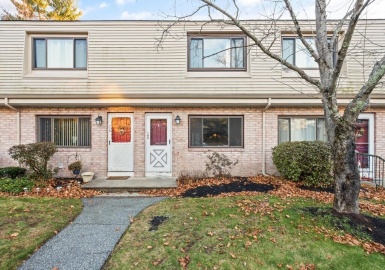 180 Farrwood Dr, Haverhill, Massachusetts 01835, 2 Bedrooms Bedrooms, 5 Rooms Rooms,1.5 BathroomsBathrooms,Residential,For Sale,Farrwood Green Condominium,Farrwood Dr,73062949