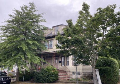 121-123 Sycamore St, New Bedford, Massachusetts 02740, 6 Bedrooms Bedrooms, 14 Rooms Rooms,3 BathroomsBathrooms,Residential Income,For Sale,Sycamore St,73027194