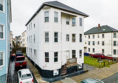 21 Ashley St, New Bedford, Massachusetts 02744, 8 Bedrooms Bedrooms, 19 Rooms Rooms,5 BathroomsBathrooms,Residential Income,For Sale,Ashley St,73071457
