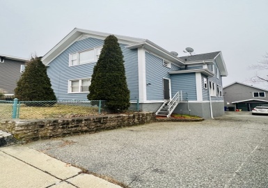 592 N Main St, Fall River, Massachusetts 02720, 11 Bedrooms Bedrooms, 18 Rooms Rooms,6 BathroomsBathrooms,Residential Income,For Sale,N Main St,73081645