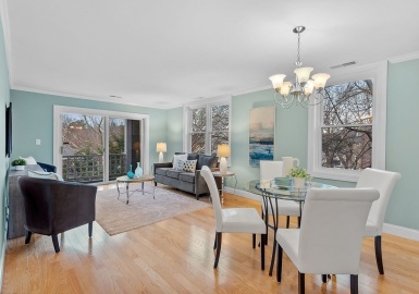25 Holly Lane, Brookline, Massachusetts 02467, 2 Bedrooms Bedrooms, 4 Rooms Rooms,2 BathroomsBathrooms,Residential,For Sale,Hollyheath Condominium,Holly Lane,73064896