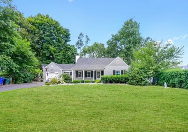 24 Puritan Rd, Springfield, Massachusetts 01119, 4 Bedrooms Bedrooms, 7 Rooms Rooms,2 BathroomsBathrooms,Residential,For Sale,Puritan Rd,73020585