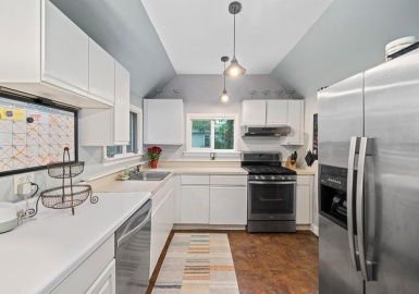 143 Beechwood St, Cohasset, Massachusetts 02025, 4 Bedrooms Bedrooms, 7 Rooms Rooms,2 BathroomsBathrooms,Residential,For Sale,Beechwood St,73045267