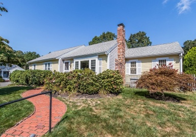 4 Menemsha Way, Falmouth, Massachusetts 02536, 3 Bedrooms Bedrooms, 6 Rooms Rooms,2 BathroomsBathrooms,Residential,For Sale,Menemsha Way,73038550