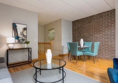 1586 Beacon St, Brookline, Massachusetts 02445, 2 Rooms Rooms,1.5 BathroomsBathrooms,Residential Lease,For Rent,Beacon St,73030921