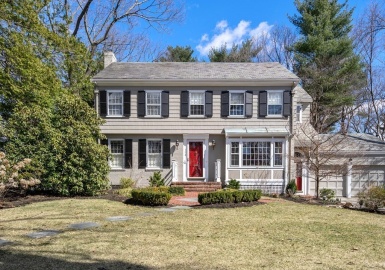 124 Rangeley Road, Brookline, Massachusetts 02467, 4 Bedrooms Bedrooms, 8 Rooms Rooms,3 BathroomsBathrooms,Residential Lease,For Rent,Rangeley Road,73044030