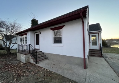 30 Meade, Milford, Massachusetts 01757, 3 Bedrooms Bedrooms, 5 Rooms Rooms,1.5 BathroomsBathrooms,Residential,For Sale,Meade,73066829