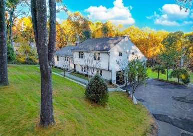 22 Crest Drive, Dover, Massachusetts 02030, 5 Bedrooms Bedrooms, 12 Rooms Rooms,3.5 BathroomsBathrooms,Residential,For Sale,Crest Drive,73043562