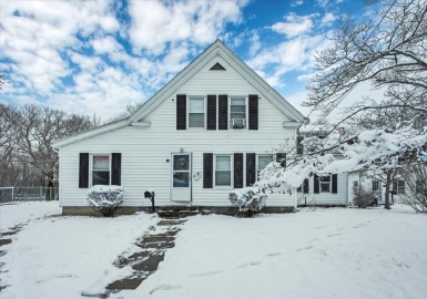 41 South St, Holbrook, Massachusetts 02343, 6 Bedrooms Bedrooms, 13 Rooms Rooms,4 BathroomsBathrooms,Residential Income,For Sale,South St,73073553
