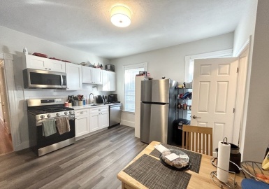 151 East Cottage, Boston, Massachusetts 02125, 4 Bedrooms Bedrooms, 6 Rooms Rooms,2 BathroomsBathrooms,Residential Lease,For Rent,East Cottage,73083238