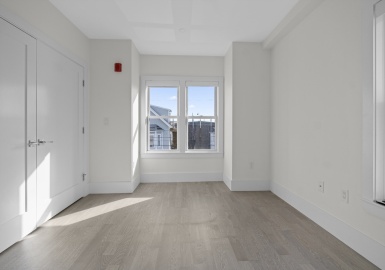 52 Spencer Ave, Chelsea, Massachusetts 02150, 3 Bedrooms Bedrooms, 5 Rooms Rooms,2 BathroomsBathrooms,Residential Lease,For Rent,Spencer Ave,73210832