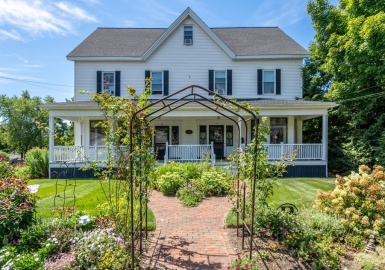 54-56 Park Ave, Natick, Massachusetts 01760, 7 Bedrooms Bedrooms, 15 Rooms Rooms,3.5 BathroomsBathrooms,Residential Income,For Sale,Park Ave,73092527
