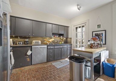 368 Broadway, Cambridge, Massachusetts 02139, 4 Bedrooms Bedrooms, 6 Rooms Rooms,1 BathroomBathrooms,Residential Lease,For Rent,Broadway,73071328