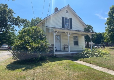 182 Fairview St W, Greenfield, Massachusetts 01301, 2 Bedrooms Bedrooms, 5 Rooms Rooms,1 BathroomBathrooms,Residential,For Sale,Fairview St W,73010201