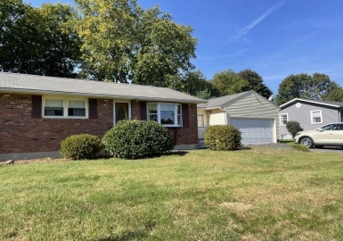5 Homestead Ave, Oxford, Massachusetts 01540, 3 Bedrooms Bedrooms, 6 Rooms Rooms,1 BathroomBathrooms,Residential,For Sale,Homestead Ave,73046263