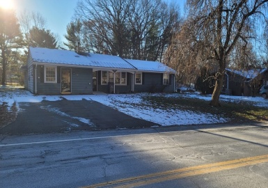 79 Hemenway, Framingham, Massachusetts 01701, 3 Bedrooms Bedrooms, 7 Rooms Rooms,1.5 BathroomsBathrooms,Residential Lease,For Rent,Hemenway,73065750