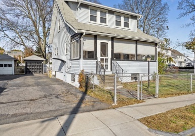 77 Wallace Rd, Quincy, Massachusetts 02169, 3 Bedrooms Bedrooms, 8 Rooms Rooms,2 BathroomsBathrooms,Residential,For Sale,Wallace Rd,73060625