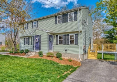 530 Plymouth Street, Bridgewater, Massachusetts 02324, 5 Bedrooms Bedrooms, 11 Rooms Rooms,3 BathroomsBathrooms,Residential Income,For Sale,Plymouth Street,73102860