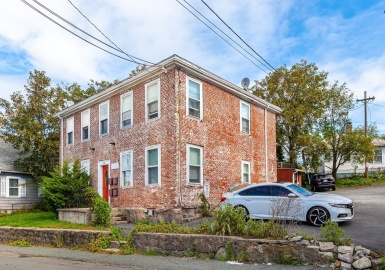 49 Siren St, Winthrop, Massachusetts 02152, 11 Bedrooms Bedrooms, ,7 BathroomsBathrooms,Residential Income,For Sale,Siren St,73082822