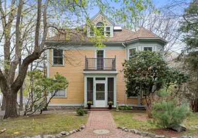 45 Warren Street, Newton, Massachusetts 02459, 7 Bedrooms Bedrooms, 13 Rooms Rooms,4 BathroomsBathrooms,Residential Income,For Sale,Warren Street,73106711