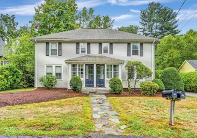 31-33 Lang Street, Concord, Massachusetts 01742, 4 Bedrooms Bedrooms, 10 Rooms Rooms,3 BathroomsBathrooms,Residential,For Sale,Lang Street,73039174