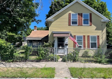 194 Centre Street, Springfield, Massachusetts 01151, 3 Bedrooms Bedrooms, 6 Rooms Rooms,1 BathroomBathrooms,Residential,For Sale,Centre Street,73009677
