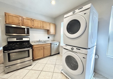 18 Eastman St, Boston, Massachusetts 02125, 4 Bedrooms Bedrooms, 5 Rooms Rooms,1 BathroomBathrooms,Residential Lease,For Rent,Eastman St,73145818