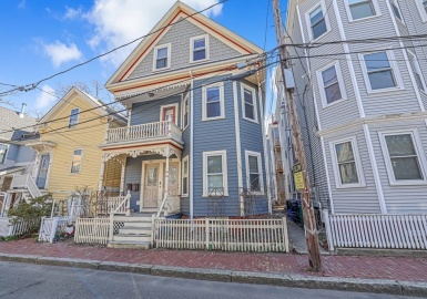 24-26 Crescent St, Cambridge, Massachusetts 02138, 5 Bedrooms Bedrooms, 11 Rooms Rooms,3 BathroomsBathrooms,Residential Income,For Sale,Crescent St,73103901