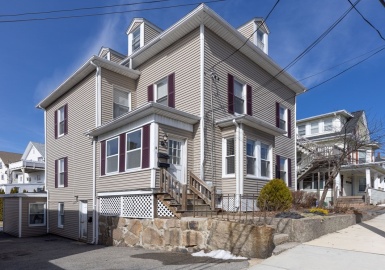14 Trask Street, Gloucester, Massachusetts 01930, 7 Bedrooms Bedrooms, 13 Rooms Rooms,3 BathroomsBathrooms,Residential Income,For Sale,Trask Street,73087434