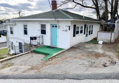 54 Bay Street, Hull, Massachusetts 02045, 2 Bedrooms Bedrooms, 4 Rooms Rooms,1 BathroomBathrooms,Residential Lease,For Rent,Bay Street,73065842