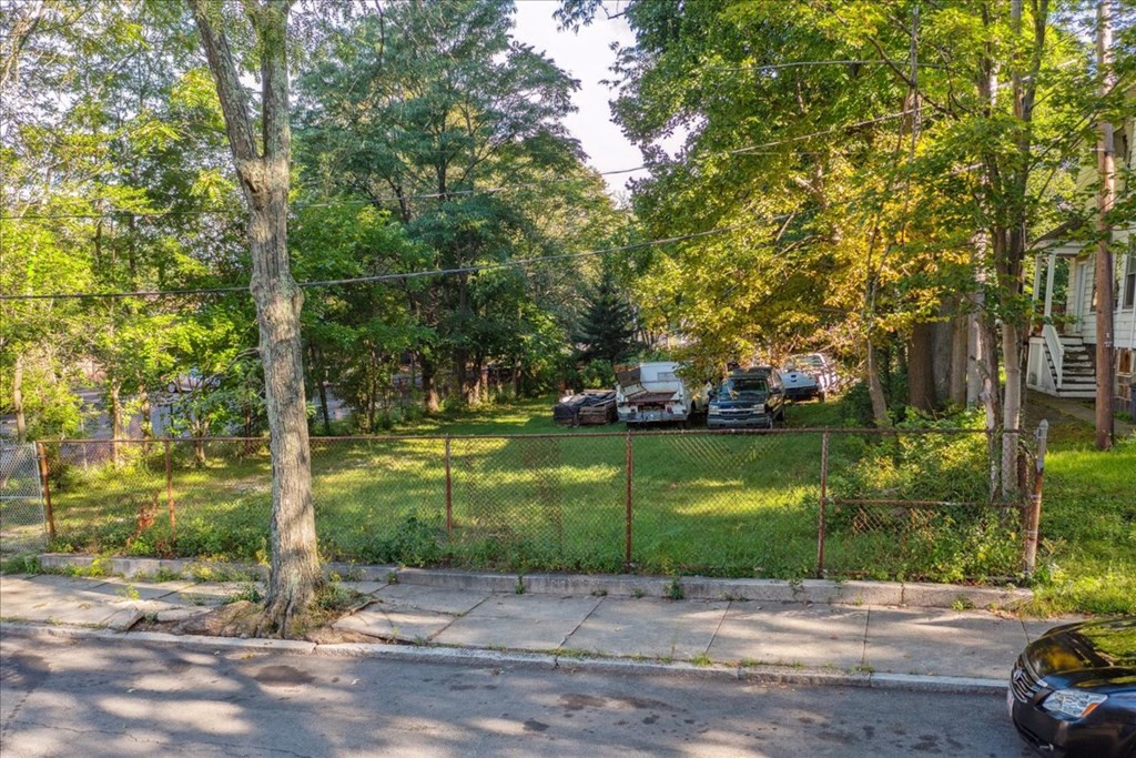 24 Walton St, Boston, Massachusetts 02124