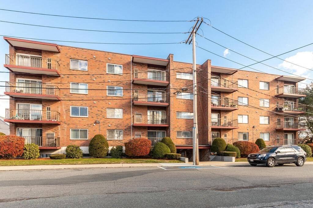 10 Foster St, Wakefield, Massachusetts 01880