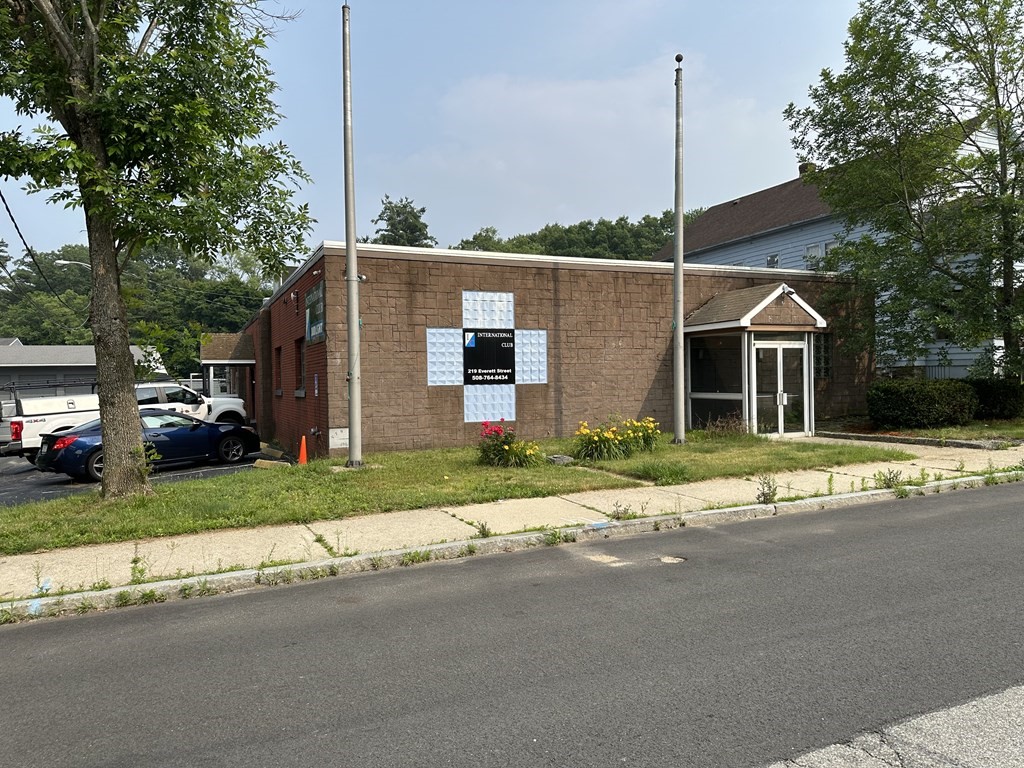 219 Everett, Southbridge, Massachusetts 01550