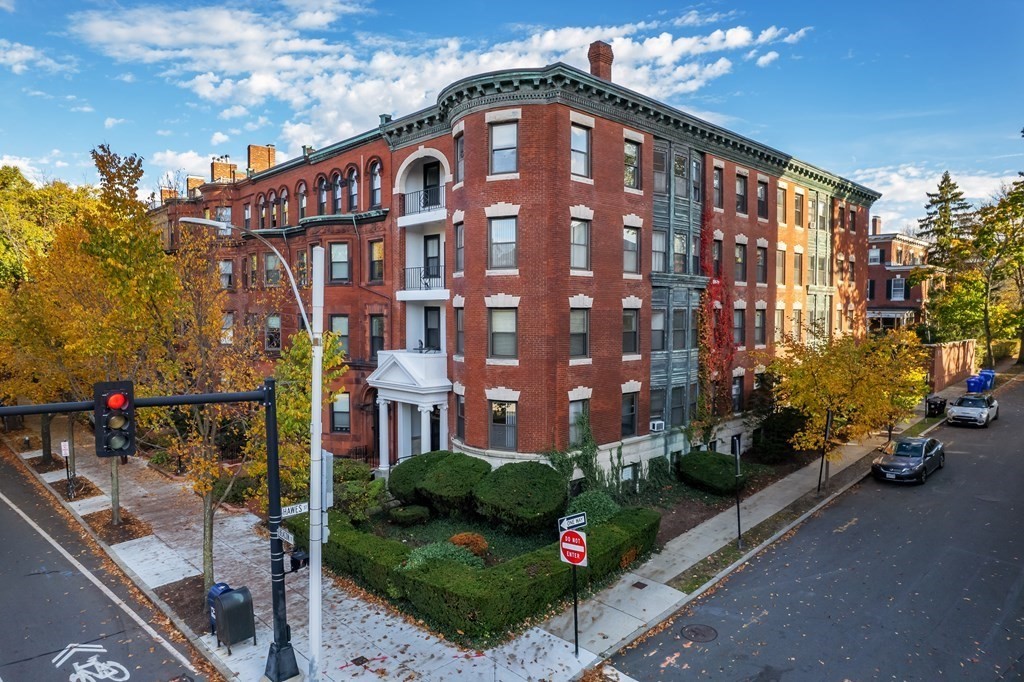 1093 Beacon Street, Brookline, Massachusetts 02446