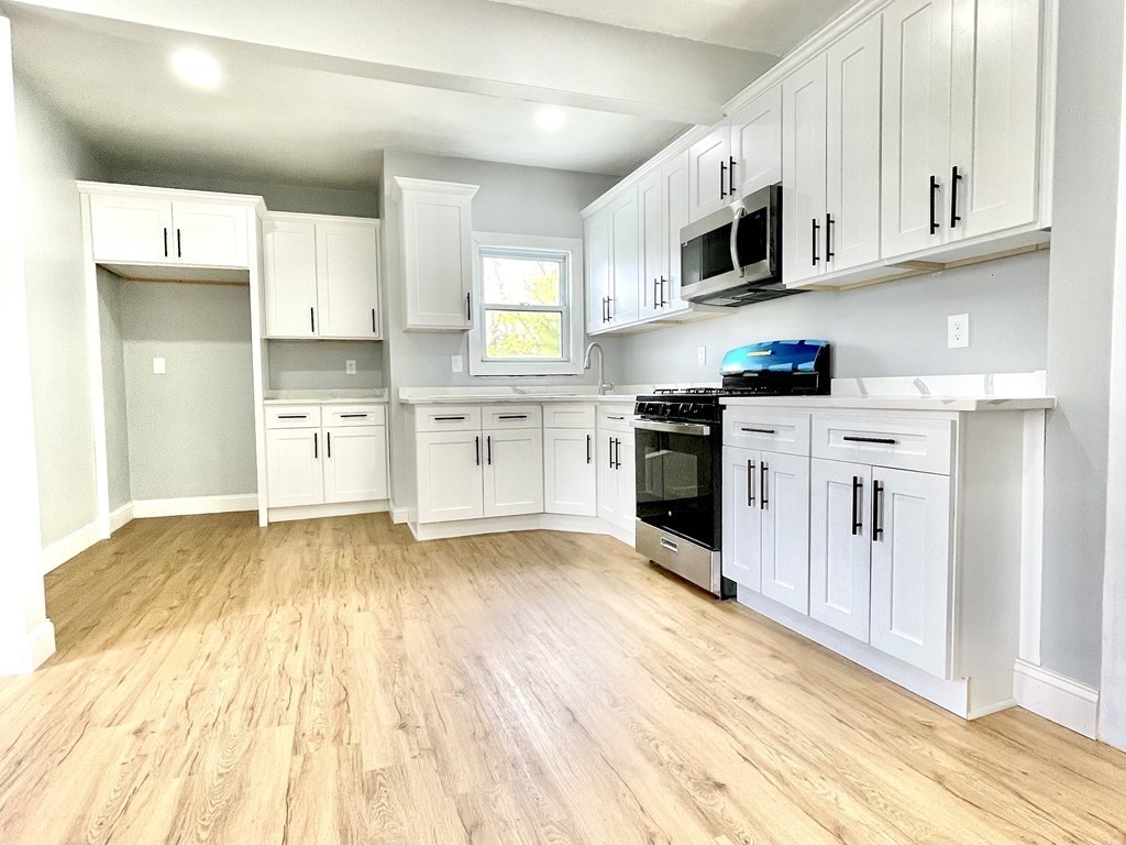 15 Manomet St, Brockton, Massachusetts 02301