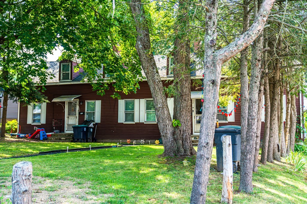 232-236 Everett St, Southbridge, Massachusetts 01550