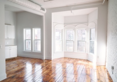 54 Main St, Amesbury, Massachusetts 01913, 2 Bedrooms Bedrooms, 5 Rooms Rooms,1 BathroomBathrooms,Residential Lease,For Rent,Main St,73070200