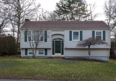 416 Gulf Road West, Dartmouth, Massachusetts 02748, 3 Bedrooms Bedrooms, 7 Rooms Rooms,1 BathroomBathrooms,Residential,For Sale,Gulf Road West,73064098