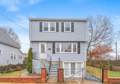 15 Ames St, Medford, Massachusetts 02155, 3 Bedrooms Bedrooms, 6 Rooms Rooms,2.5 BathroomsBathrooms,Residential,For Sale,Ames St,73069726