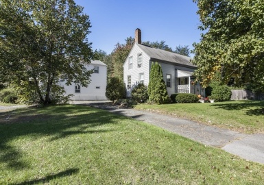 298 N. Main Street, Raynham, Massachusetts 02767, 4 Bedrooms Bedrooms, 12 Rooms Rooms,2.5 BathroomsBathrooms,Residential Income,For Sale,N. Main Street,73096876