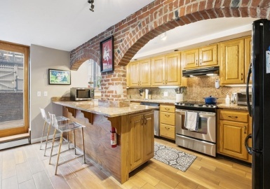 34 Union Park St., Boston, Massachusetts 02118, 3 Bedrooms Bedrooms, 7 Rooms Rooms,2 BathroomsBathrooms,Residential Lease,For Rent,Union Park St.,73069122