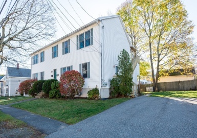 150-152 Hancock Street, Stoneham, Massachusetts 02180, 8 Bedrooms Bedrooms, 17 Rooms Rooms,5 BathroomsBathrooms,Residential Income,For Sale,Hancock Street,73059093