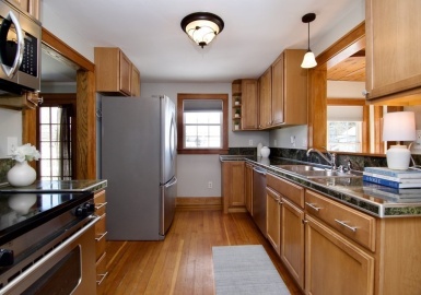 16A Russell Rd, Westfield, Massachusetts 01085, 2 Bedrooms Bedrooms, 5 Rooms Rooms,1 BathroomBathrooms,Residential Lease,For Rent,Russell Rd,73199798