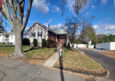120 Savage St, Revere, Massachusetts 02151, 6 Bedrooms Bedrooms, 12 Rooms Rooms,2.5 BathroomsBathrooms,Residential Income,For Sale,Savage St,73059429