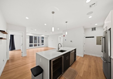 488 Dorchester Ave, Boston, Massachusetts 02127, 2 Bedrooms Bedrooms, 4 Rooms Rooms,2 BathroomsBathrooms,Residential Lease,For Rent,Dorchester Ave,73061062